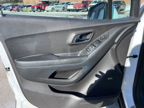 Used 2016 Chevrolet Trax LTZ image 18
