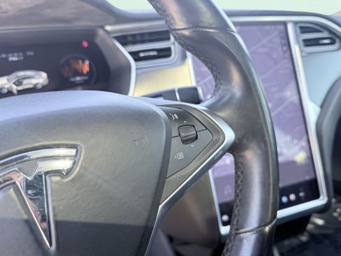 Used 2015 Tesla Model S 70D image 56