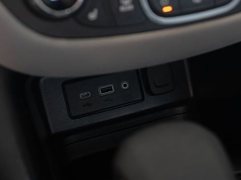 Used 2023 Chevrolet Equinox LT w/ Driver Convenience Package FWD image 27