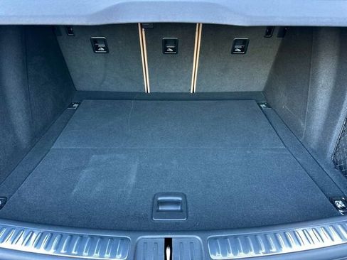 Used 2024 Porsche Macan image 18