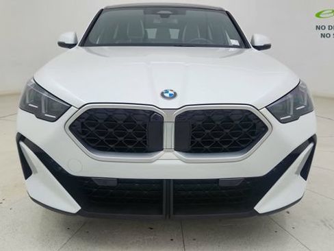 Used 2026 BMW X2 xDrive28i AWD/4WD image 2