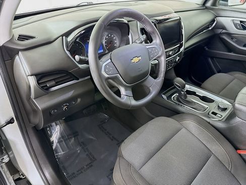 Used 2021 Chevrolet Traverse LT image 17