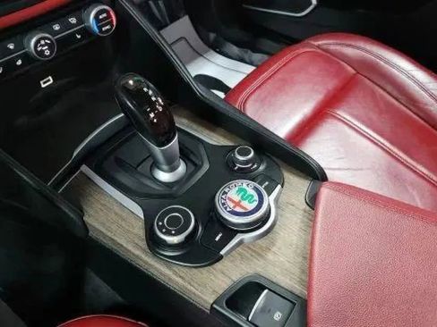 Used 2017 Alfa Romeo Giulia Ti image 39