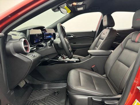 Used 2024 Chevrolet Trax RS w/ Driver Confidence Package image 17