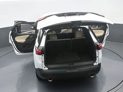 Used 2022 Chevrolet Traverse LS image 65