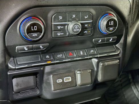 Used 2020 Chevrolet Silverado 1500 LT w/ Fleet Comfort Package AWD/4WD image 13