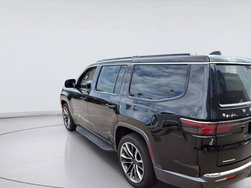 Used 2022 Jeep Wagoneer Series II w/ Premium Group I AWD/4WD image 5
