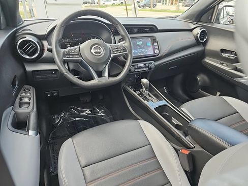 Used 2024 Nissan Kicks SR w/ SR Premium Package FWD image 21