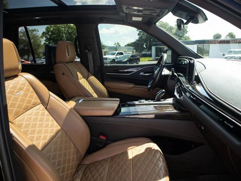 Used 2021 Cadillac Escalade Sport w/ LPO, ONYX Package RWD image 18