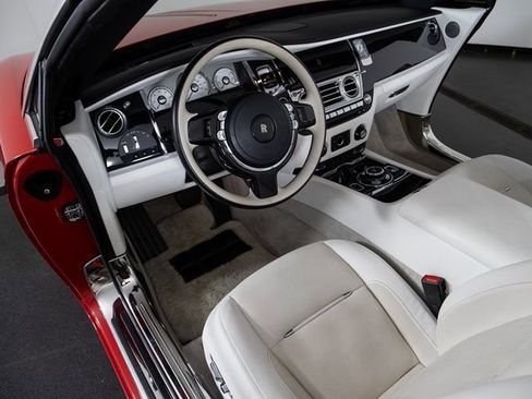 Used 2017 Rolls-Royce Dawn image 16
