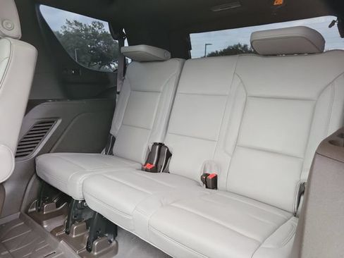 Used 2023 GMC Yukon SLT w/ SLT Premium Package AWD/4WD image 25