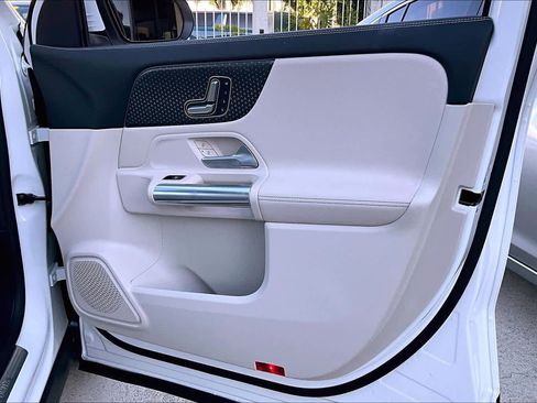 Used 2025 Mercedes-Benz GLA 250 image 22