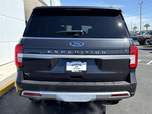 Certified 2024 Ford Expedition XLT image 4