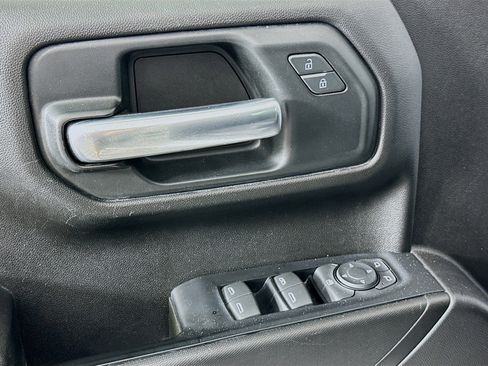 Used 2019 Chevrolet Silverado 1500 Custom w/ Custom Value Package AWD/4WD image 15
