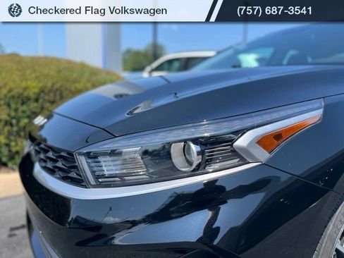 Used 2023 Kia Forte LXS w/ LXS Technology Package FWD image 11