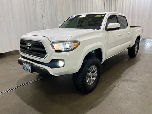 Used 2016 Toyota Tacoma SR5 w/ SR5 Appearance Package (SN) AWD/4WD image 8