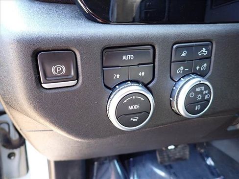Used 2022 GMC Sierra 1500 SLT AWD/4WD image 15