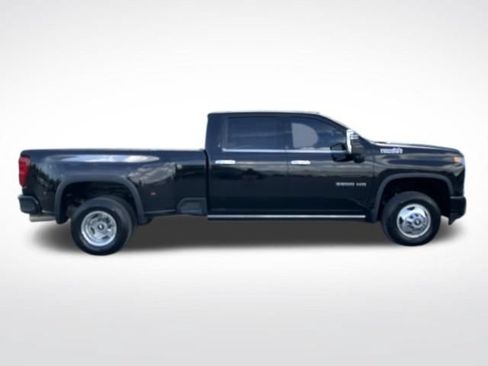 Used 2022 Chevrolet Silverado 3500 High Country w/ Safety Package II AWD/4WD image 16