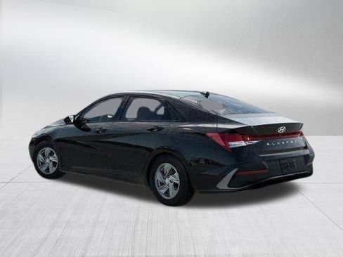 New 2026 Hyundai Elantra SE FWD image 5
