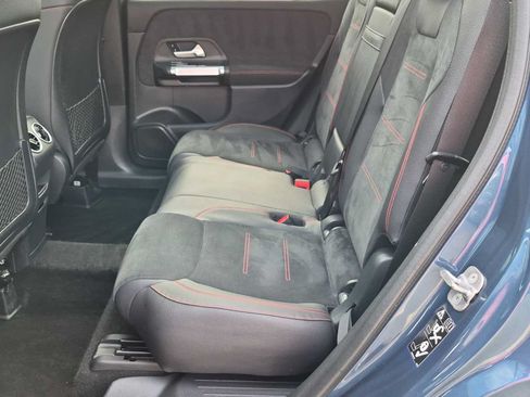 Used 2023 Mercedes-Benz GLB 250 image 21