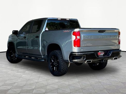 Used 2025 Chevrolet Silverado 1500 LT Trail Boss w/ Convenience Package II AWD/4WD image 4