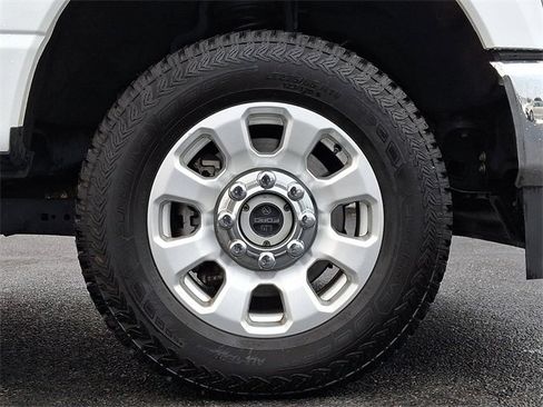 Used 2024 Ford F250 XLT image 11