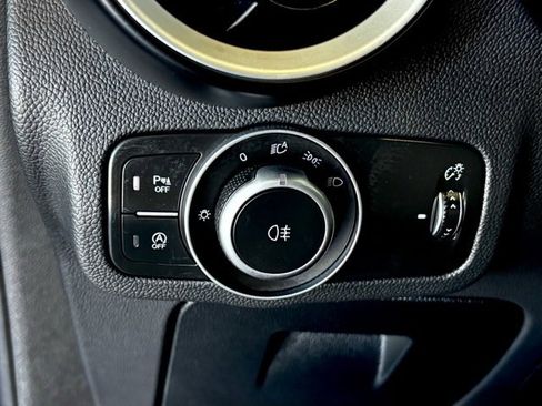 Used 2022 Alfa Romeo Stelvio Sprint image 21