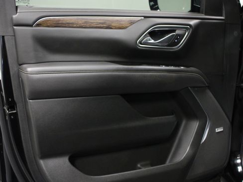 Used 2021 Chevrolet Suburban Premier AWD/4WD image 11