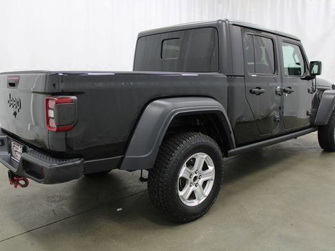 Used 2020 Jeep Gladiator Sport w/ Technology Group AWD/4WD image 6