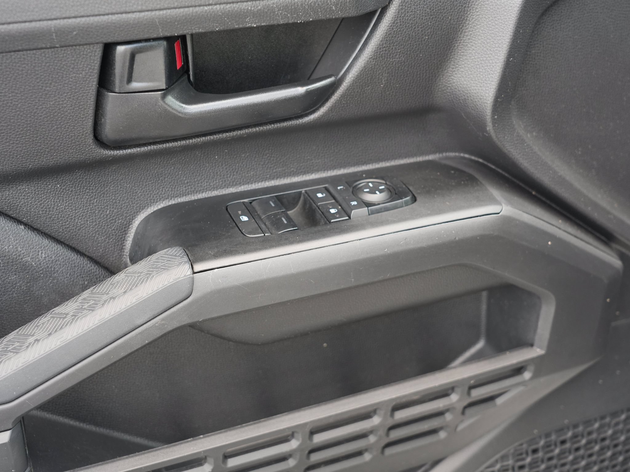 Used 2025 Toyota Tacoma SR RWD image 16