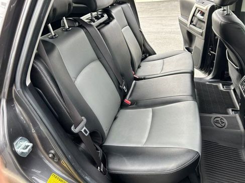 Used 2018 Toyota 4Runner SR5 Premium image 27