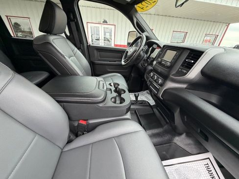 Used 2024 RAM 2500 Tradesman w/ Chrome Appearance Group image 12