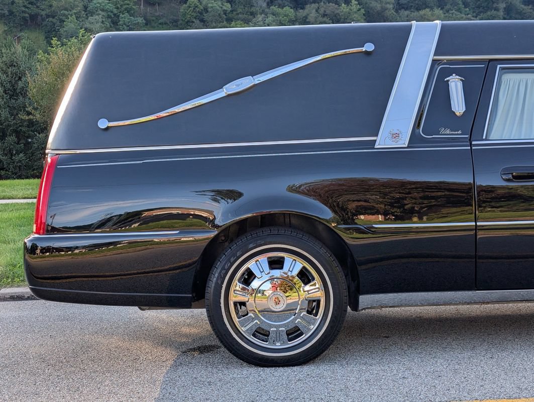 Used 2009 Cadillac DTS Hearse FWD image 20