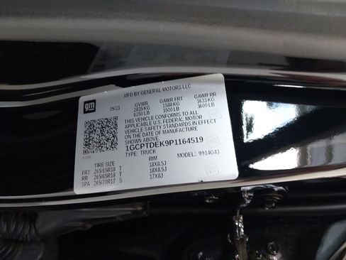 Used 2023 Chevrolet Colorado Z71 w/ Z71 Convenience Package 2 image 34