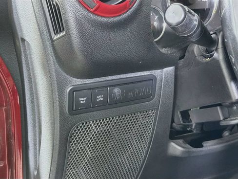 Used 2011 Jeep Wrangler Unlimited Rubicon w/ Connectivity Group AWD/4WD image 13