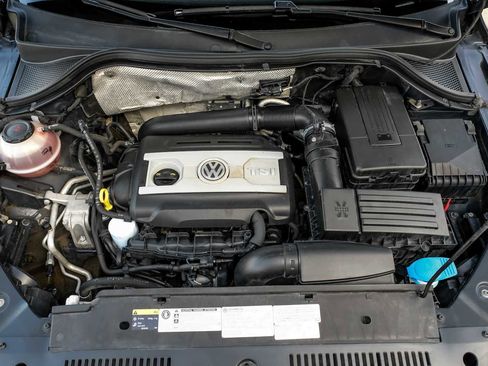 Used 2017 Volkswagen Tiguan S image 47