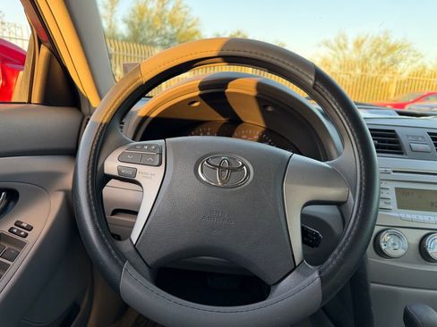 Used 2010 Toyota Camry image 10