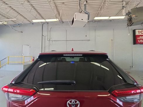 Used 2024 Toyota RAV4 XLE FWD image 5
