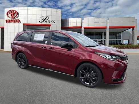 New 2026 Toyota Sienna XSE FWD image 1