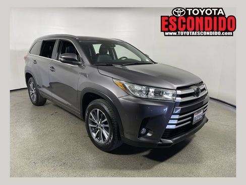 Certified 2017 Toyota Highlander XLE w/ Carpet Mat Package image 1