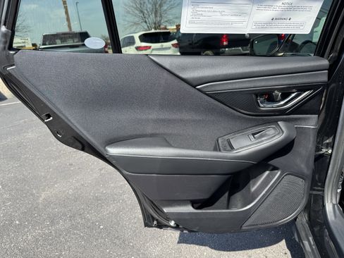 Used 2020 Subaru Outback Premium image 31