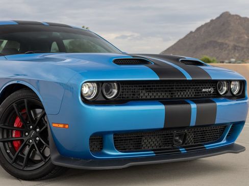 Used 2023 Dodge Challenger SRT Hellcat RWD image 6