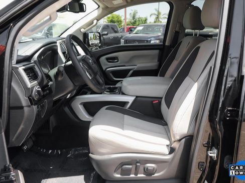Used 2020 Nissan Titan SV w/ SV Convenience Package image 14