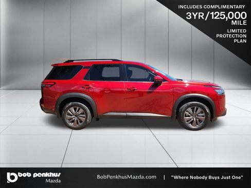 Used 2024 Nissan Pathfinder SV w/ Black Appearance Package AWD/4WD image 24