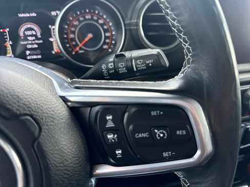 Used 2020 Jeep Wrangler Unlimited Sahara AWD/4WD image 20