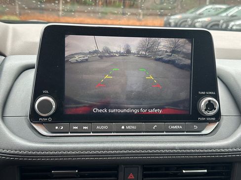 Used 2023 Nissan Rogue SV image 28