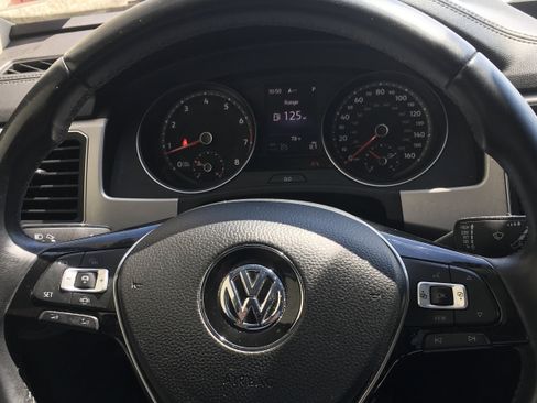 Used 2019 Volkswagen Atlas SE w/ Towing Package AWD/4WD image 11