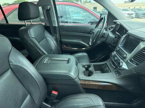 Used 2019 Chevrolet Suburban LT AWD/4WD image 7