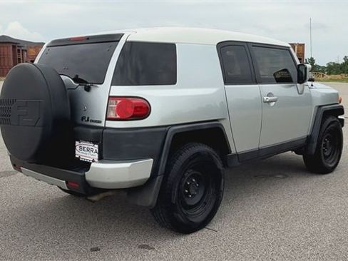 Used 2007 Toyota FJ Cruiser 2WD image 8