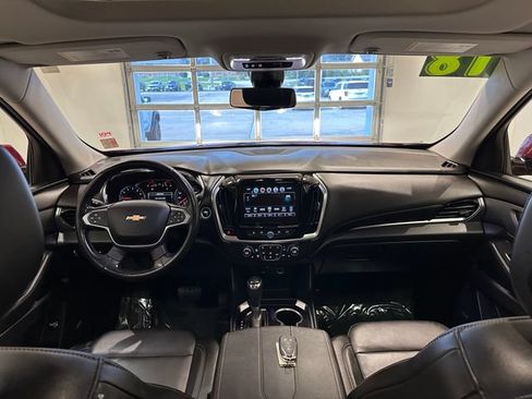 Used 2018 Chevrolet Traverse LT AWD/4WD image 9